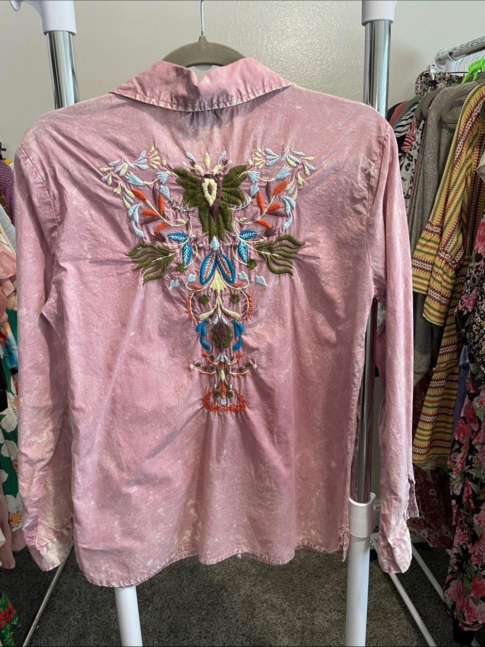 Light Pink Embroidered Minetal Washed Button-Up Shirt